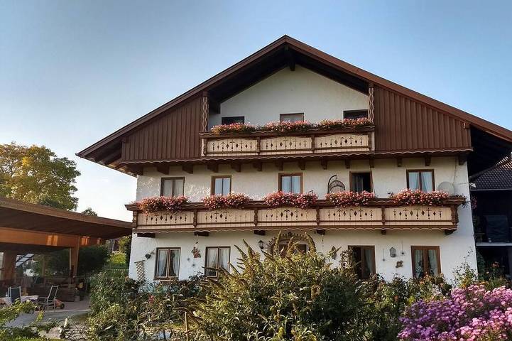 Ferienhaus für 5 Personen, mit Balkon und Garten in Eggstätt