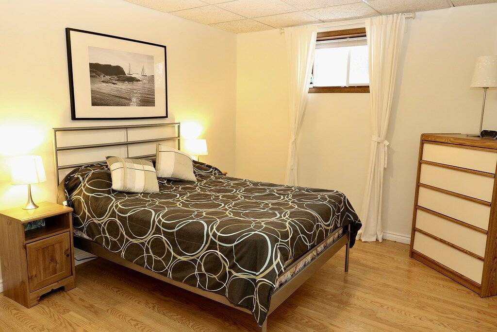 The Cedardale @ #Balsamlake mit Gästehäuschen. in Kawartha Lakes