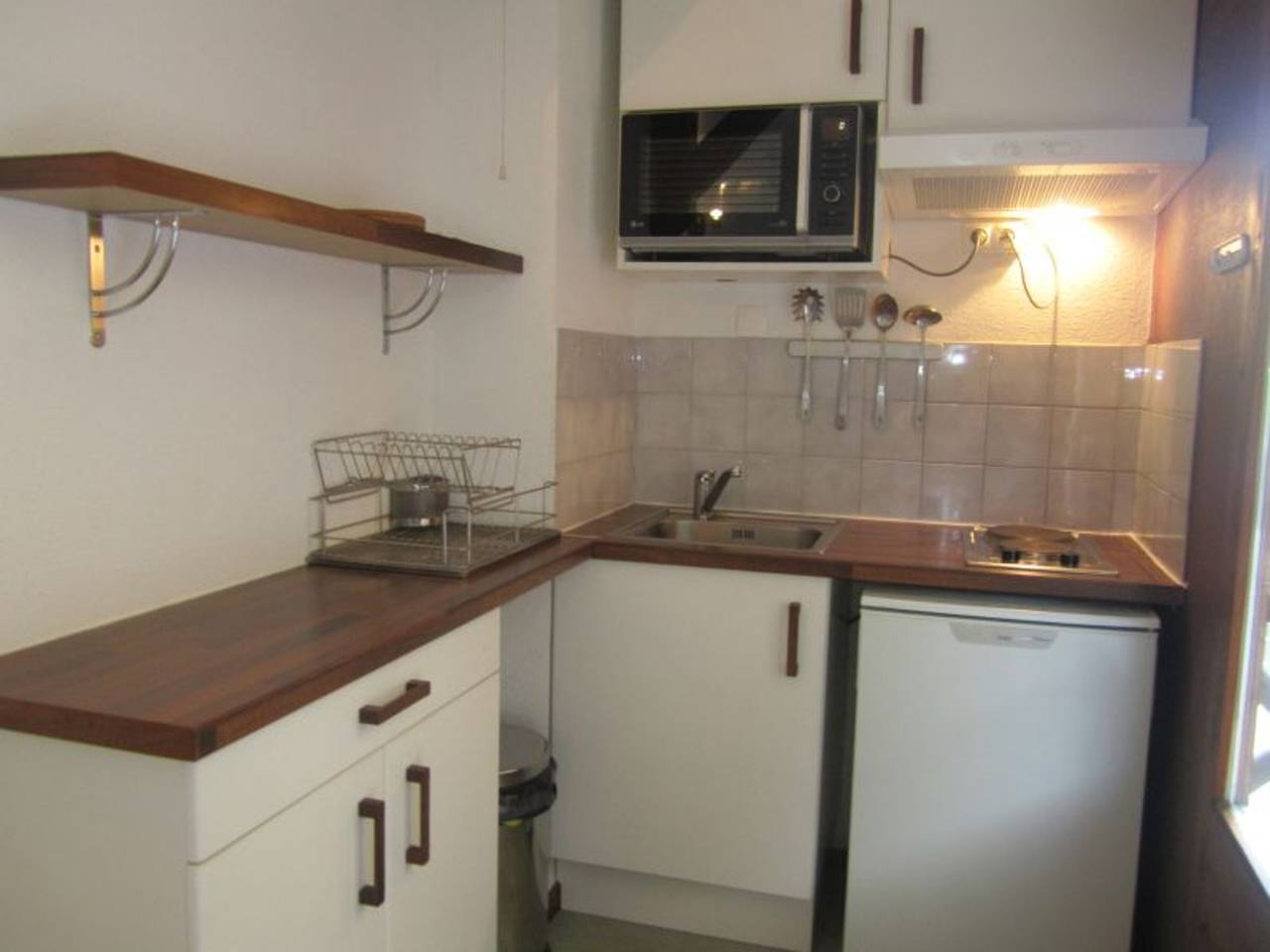 Studio entier, Studio 28m² Équipé avec Balcon, Wi-Fi & Parking - Animaux Bienvenus in Brides-les-Bains, Massif de la Vanoise