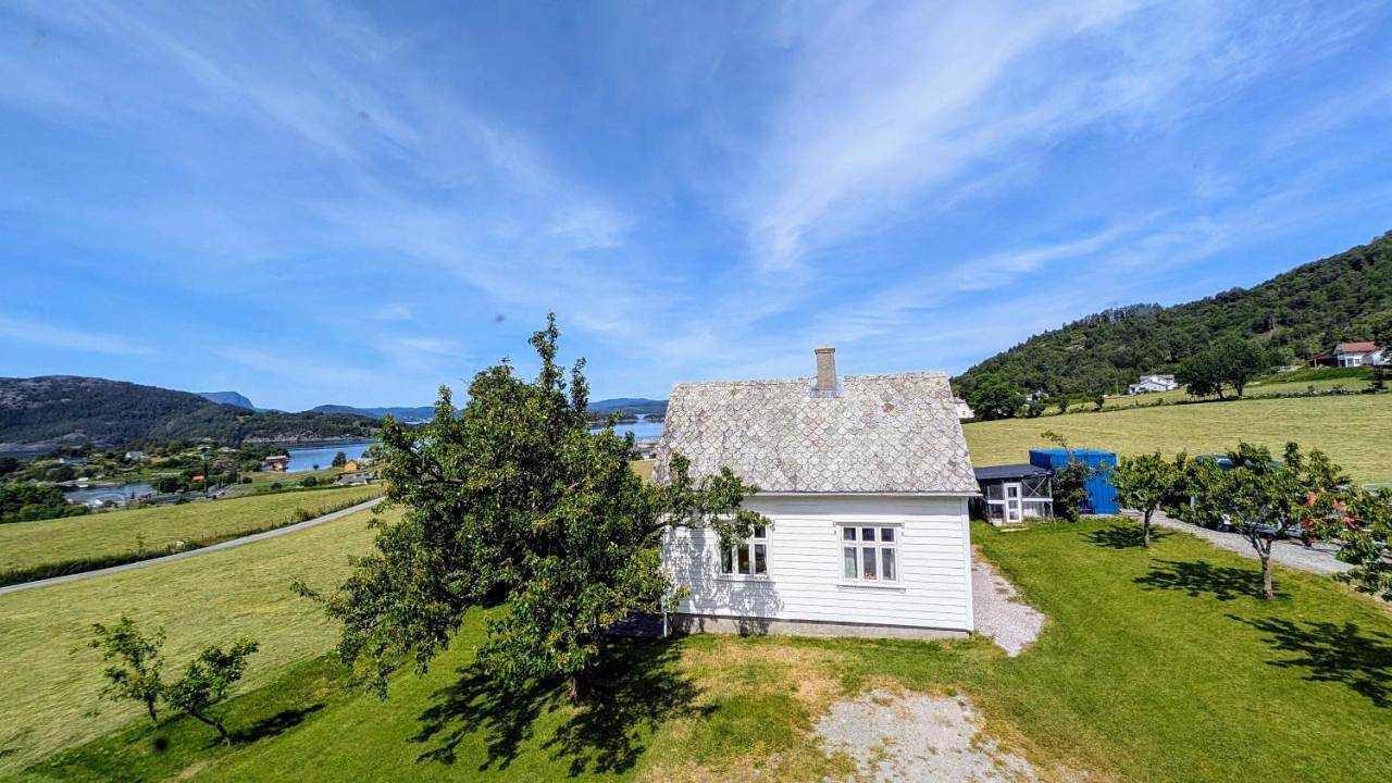 Dønhaug Gard in Kvinnherad