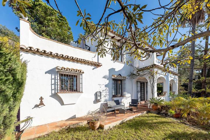 Holiday home for 6 people, with terrace and garden as well as pool - 1