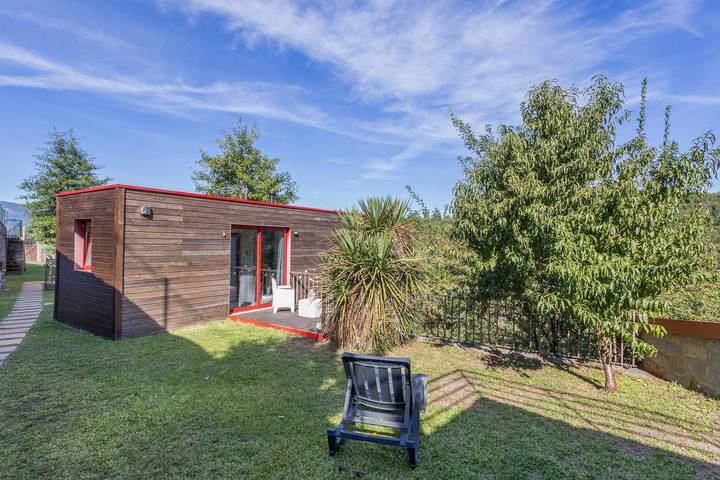 Bungalow 'Casinhas do Minho' con vistas al lago, Wi-Fi y aire acondicionado in Ázere, Distrito de Viana do Castelo