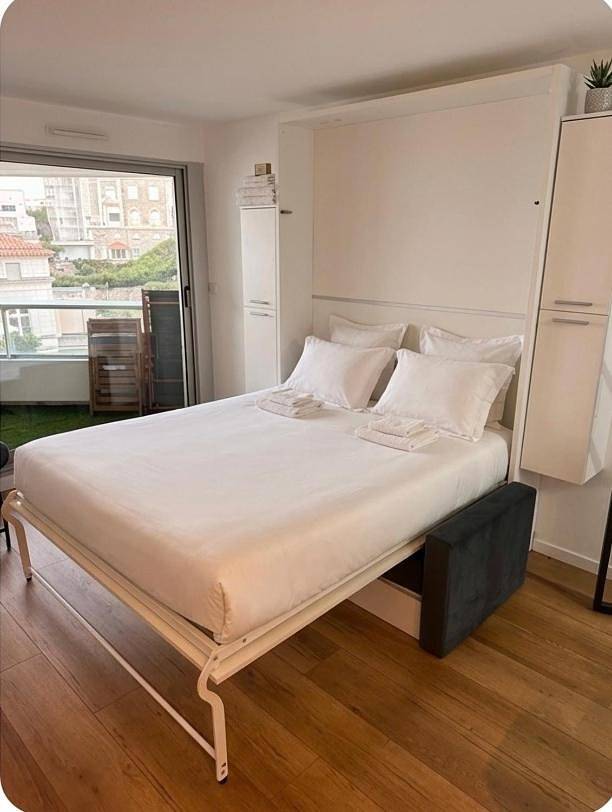Gîte pour 4 personnes, avec vue ainsi que sauna et terrasse dans Plage du Miramar - 4