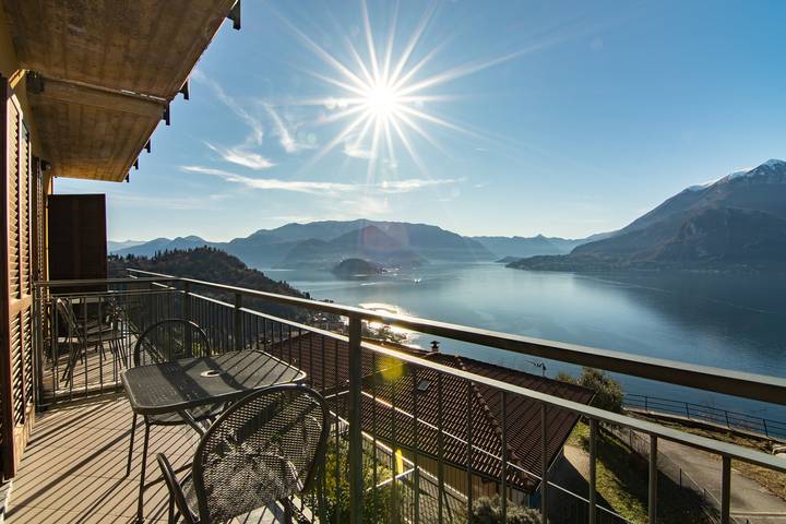 Apartment for 4 people, with pool and lake view as well as balcony, child-friendly in Lake Como