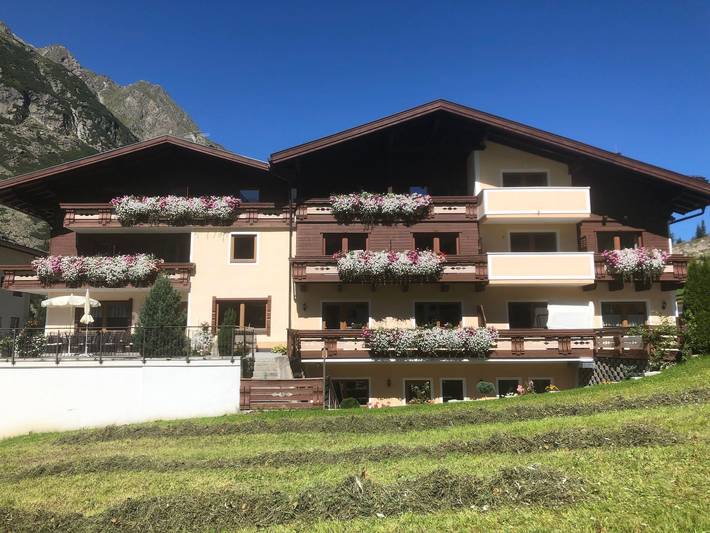 Hotel für 2 Personen, mit Balkon und Garten sowie Sauna in St. Leonhard im Pitztal