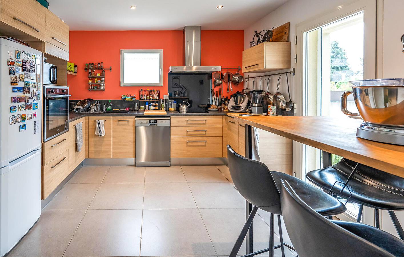 Cozy Apartment with Pool & Garden, 2km from Saumane-de-Vaucluse Center in Saumane-de-Vaucluse, Vaucluse