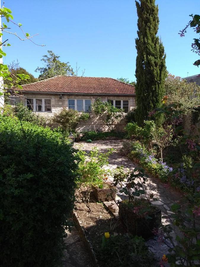 Gîte pour 2 personnes, avec vue et jardin à Gramat - 2