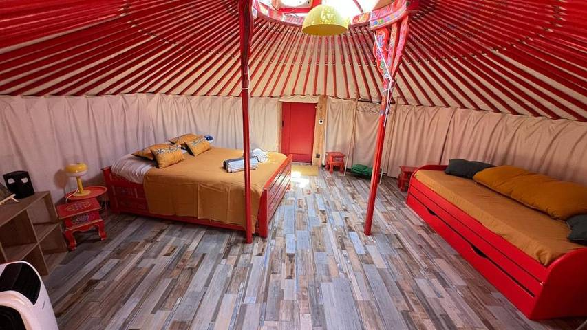 Tente pour 4 personnes, avec terrasse ainsi que jacuzzi et jardin dans le Vaucluse - 4