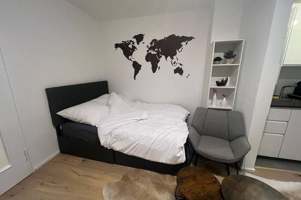 Geheel appartement, Modern & stylish studio in a top location in Keulen, Rijnland