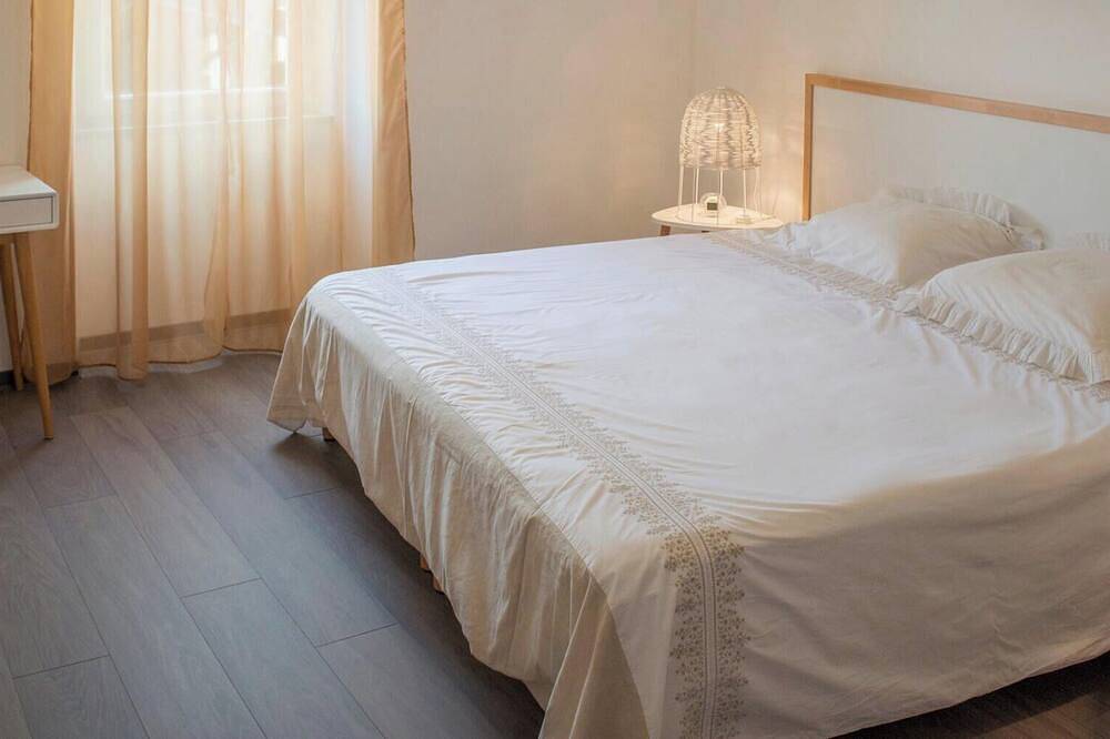 Gîte de France ****superbe 140m2 avec Jacuzzi - Clim - vélos,draps, linge inclus in Soturac, Quercy