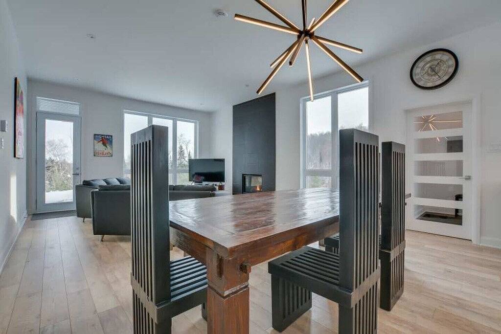 Mont Tremblant -Neu Gebaut Wunderschöne 2.300 Sf zu vermieten! Pool / Whirlpool. Sehr privat! in La Conception, Québec