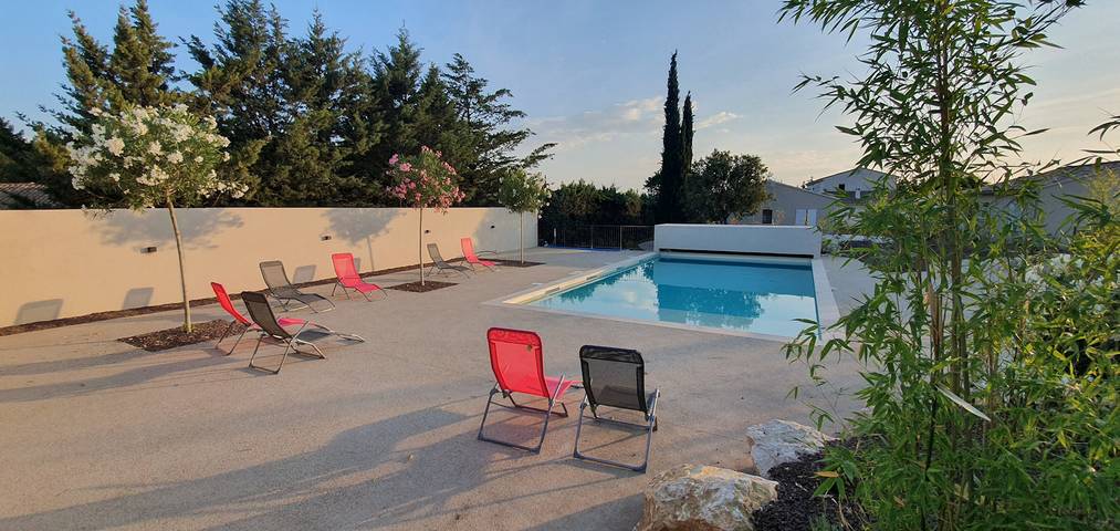 Gîte pour 4 personnes, avec jardin ainsi que terrasse et piscine à Saumane-de-Vaucluse - 3