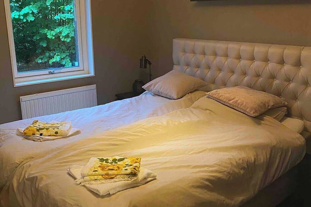 Houses in the wild in Huddinge, Svenska Östersjön