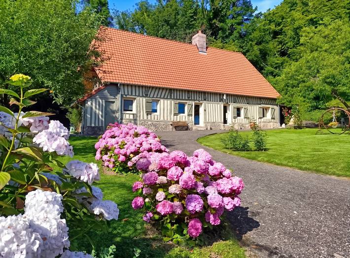 Ferienhaus für 9 Personen, mit Balkon/Terrasse und Terrasse sowie Garten in Offranville