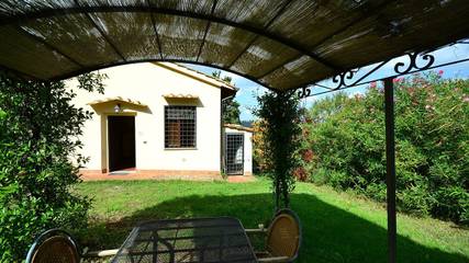 Gîte pour 9 personnes, avec terrasse ainsi que jardin et piscine à San Casciano in Val di Pesa