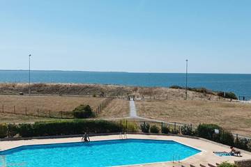 Gîte pour 7 personnes, avec piscine dans Grande plage de Kervoyal