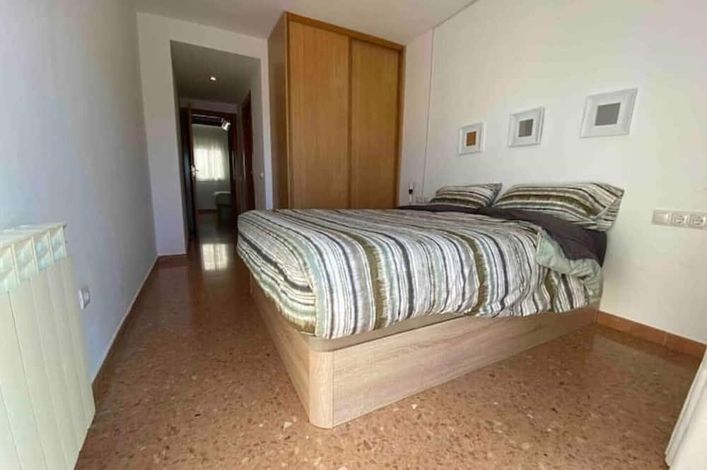 Entire apartment, Con Pk y Wifi. Oasis Familiar a 30 Coche de Bcn in Terrassa, Barcelona Inland