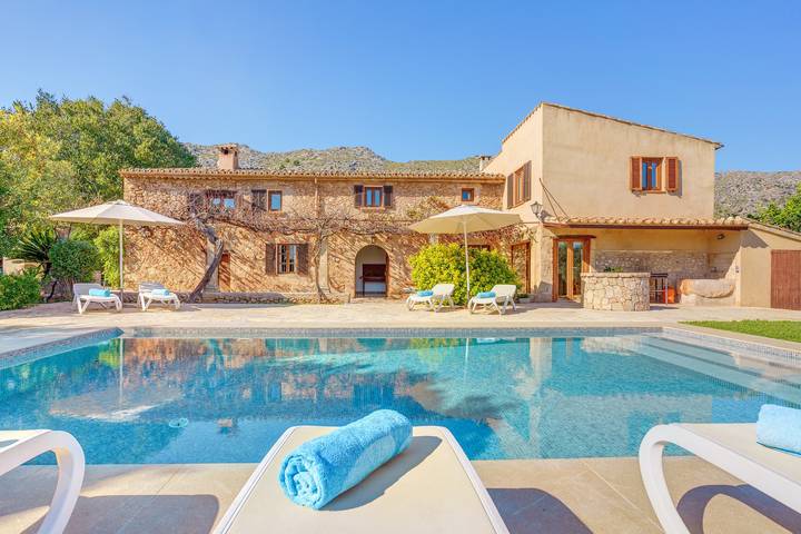 Country House 'Finca El Clos' with Wi-Fi, Garden, Terrace and Pool in Pollença Town, Pollença