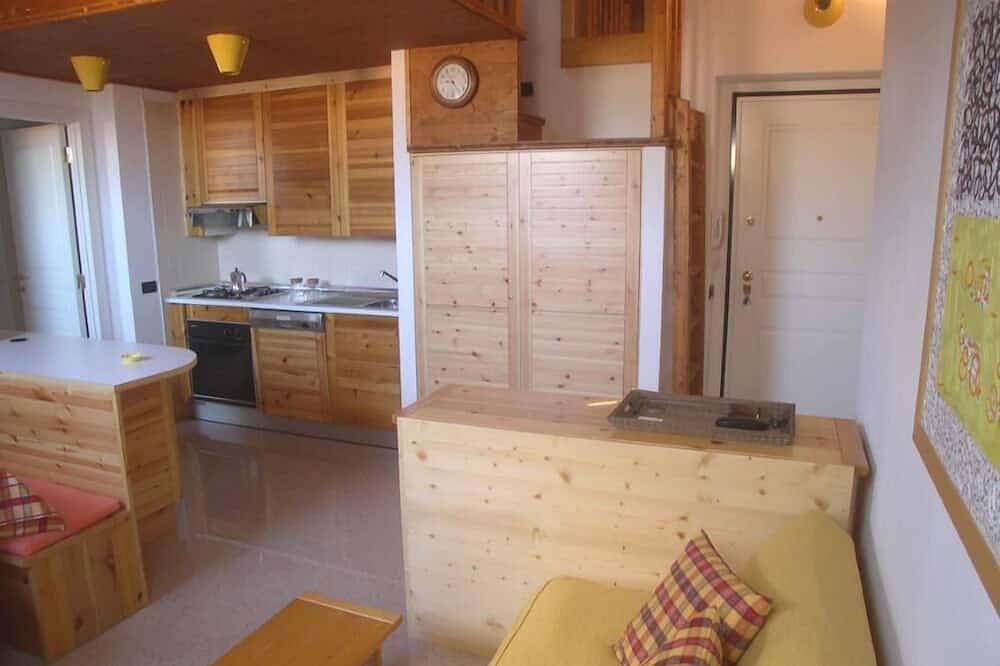 Apartamento entero, Bonito apartamento situado en el centro y frente al paseo marítimo. in Diano Marina, Diano Marina Municipio