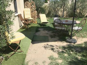 Maison de vacances pour 3 personnes, avec terrasse et jardin ainsi que vue et sauna dans les Bouches-du-Rhône