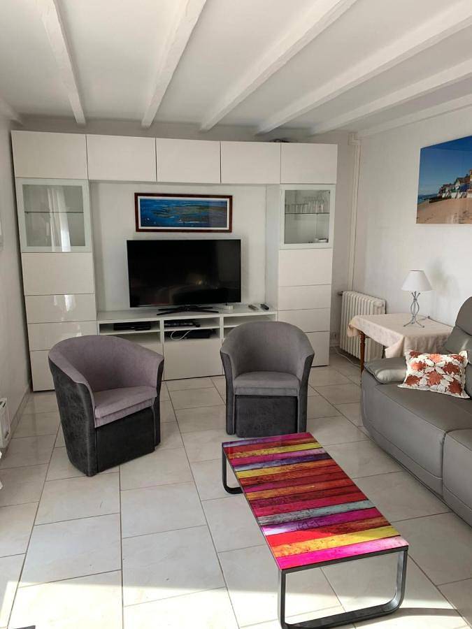 Location de vacances pour 6 personnes, avec vue ainsi que jardin et piscine dans Plage de La Hume - 4