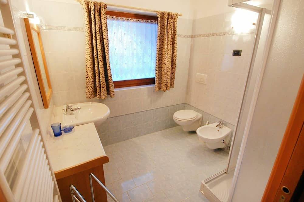 Schöne Wohnung in einem Ferienhaus für 3 Leute mit  W-Lan, Tv und Haustiere erlaubt in Penia, Canazei