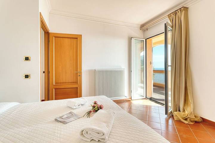 Villa pour 10 personnes, avec terrasse et jardin à Beausoleil - 2