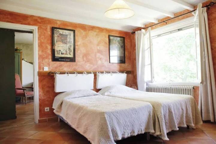 Ganze Wohnung, Gauguin - Bright family apartment with terrace and park view in Fourques, Mittelmeerküste (Frankreich)