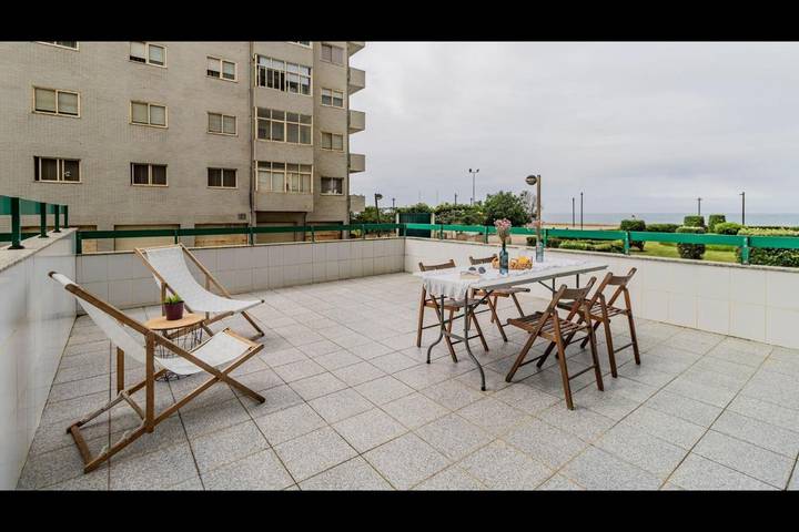Gîte pour 6 personnes, avec terrasse dans A Ver-o-Mar