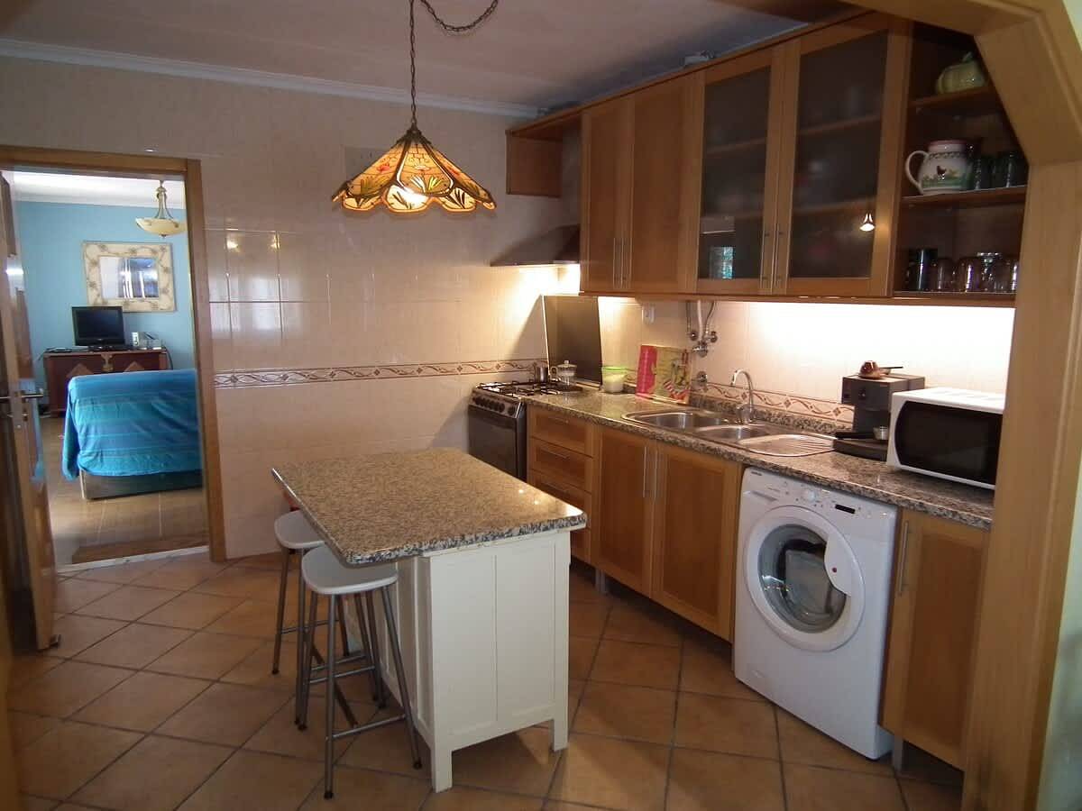 Ganze Wohnung, Ferienwohnung für 4 Personen mit Garten in Atalaia, Lissabon Distrikt