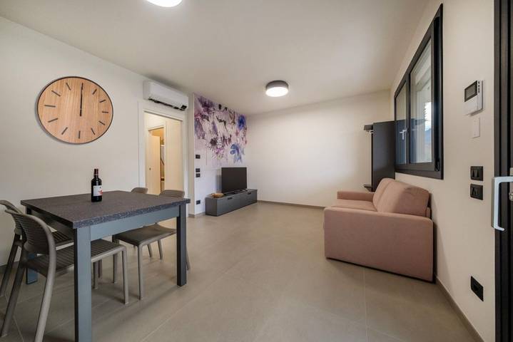 Ganze Wohnung, ApartmentsGarda - I Fiori d'Ulivo - C - Margherita in Garda, Gardasee-Berge