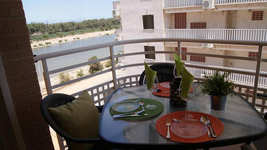 Appartement de vacances pour 6 personnes, avec vue ainsi que terrasse et piscine, adapté aux familles
