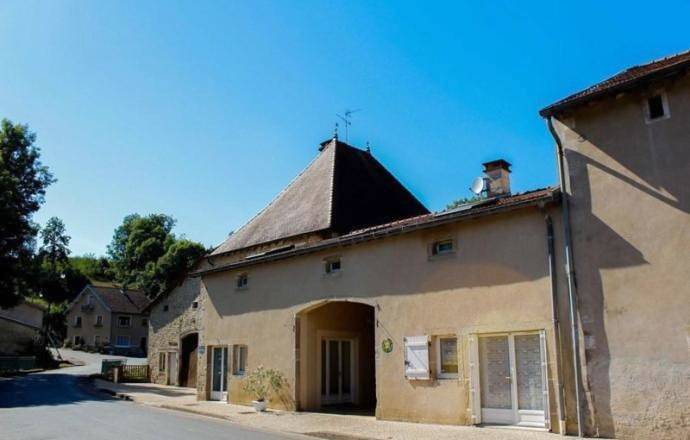 Location de vacances pour 5 personnes, avec vue et jardin à Isches - 2