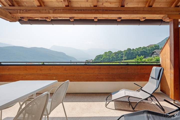 Ferienwohnung für 3 Personen, mit Garten und Seeblick