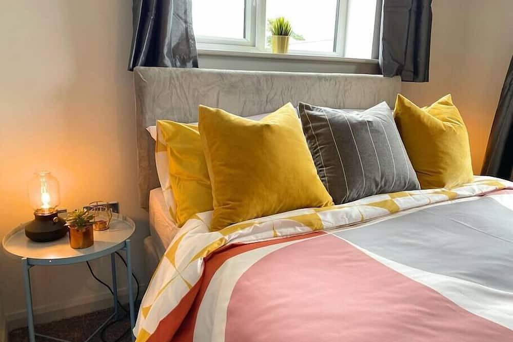 Beautiful 4 Bedroom house -5 min walk to the beach in Bournemouth, Südwestengland