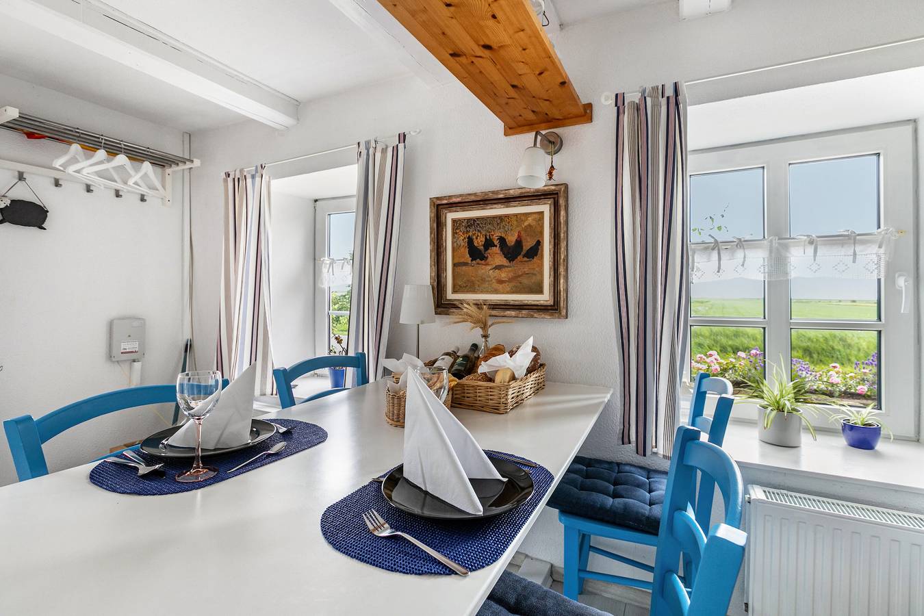Entire apartment, Apartment 'Mein Haus Ost' with Shared Terrace, Shared Garden and Wi-Fi in Pellworm, North Friesland