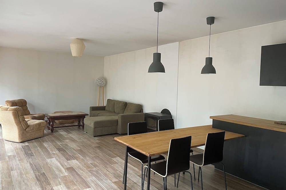 Wooden house in Longarisse, near the lake in Lac de Lacanau, Lacanau