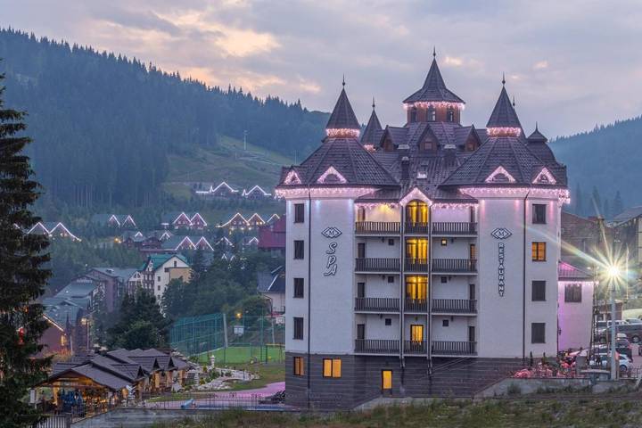 Hôtel pour 2 personnes, avec Jacuzzi et Terrasse ainsi que Jardin et Sauna dans Bukovel