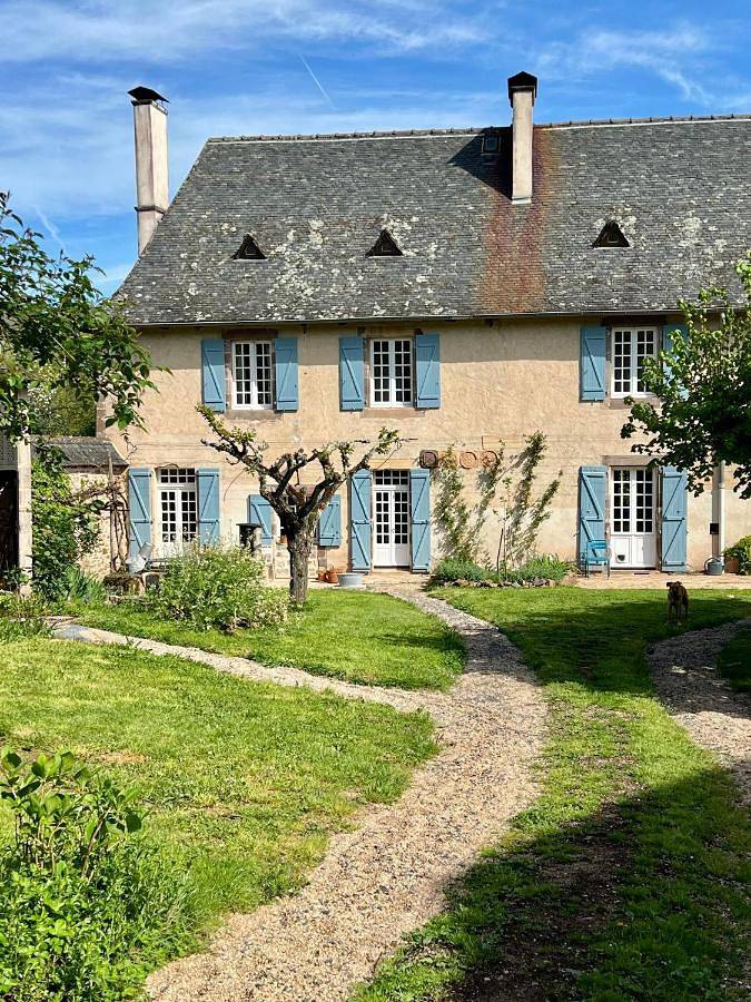 Location de vacances pour 4 personnes, avec vue et jardin, animaux acceptés dans Chabrignac