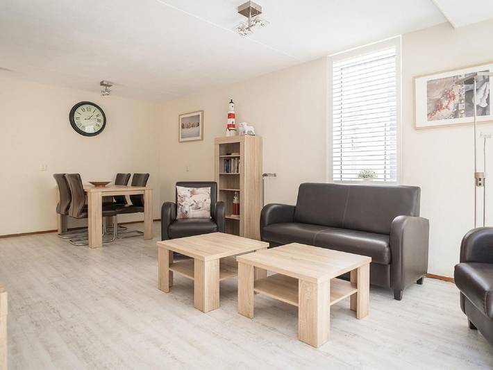 Ferienwohnung für 4 Personen, mit Balkon und Terrasse in De Koog