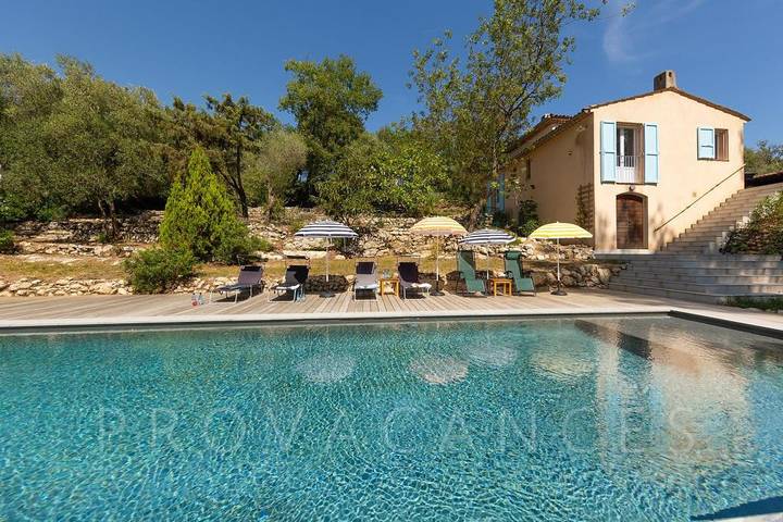 Villa pour 10 personnes, avec piscine et balcon/terrasse