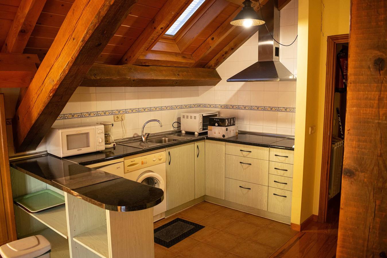 Appartement 'Kabila Enea 2' met uitzicht op de bergen, eigen tuin en Wifi, foto 8