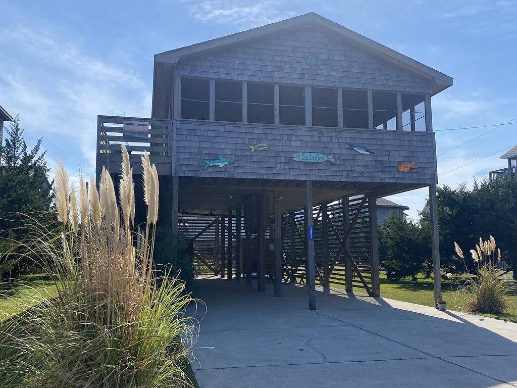 In Kürze wird Ihre bevorzugte Strandvermietung, die beste Veranda überhaupt, und Ihr Hund ist willkommen in Salvo, Pamlico Sound