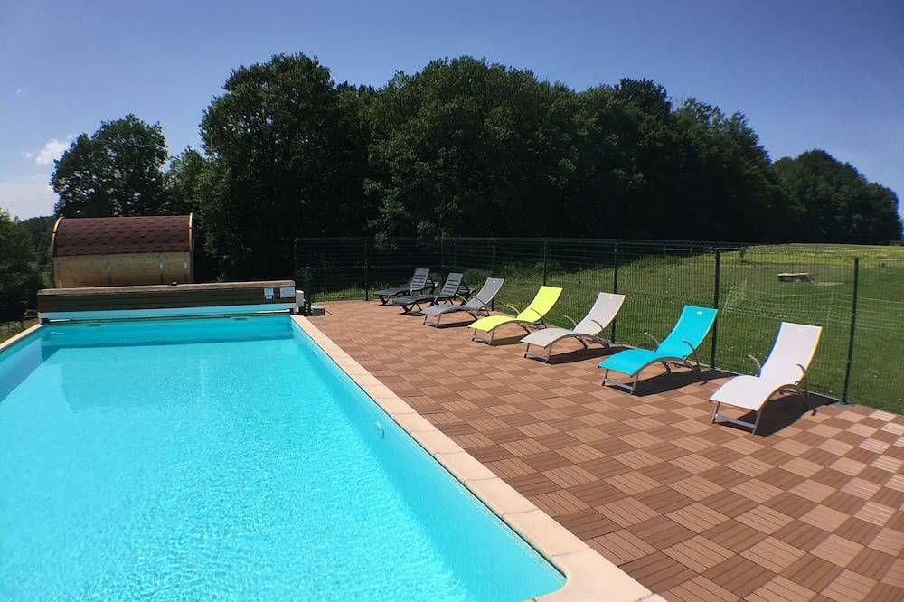 Maison de vacances tout confort avec piscine et sauna dans grand domaine in Flacey-en-Bresse, Région de Louhans