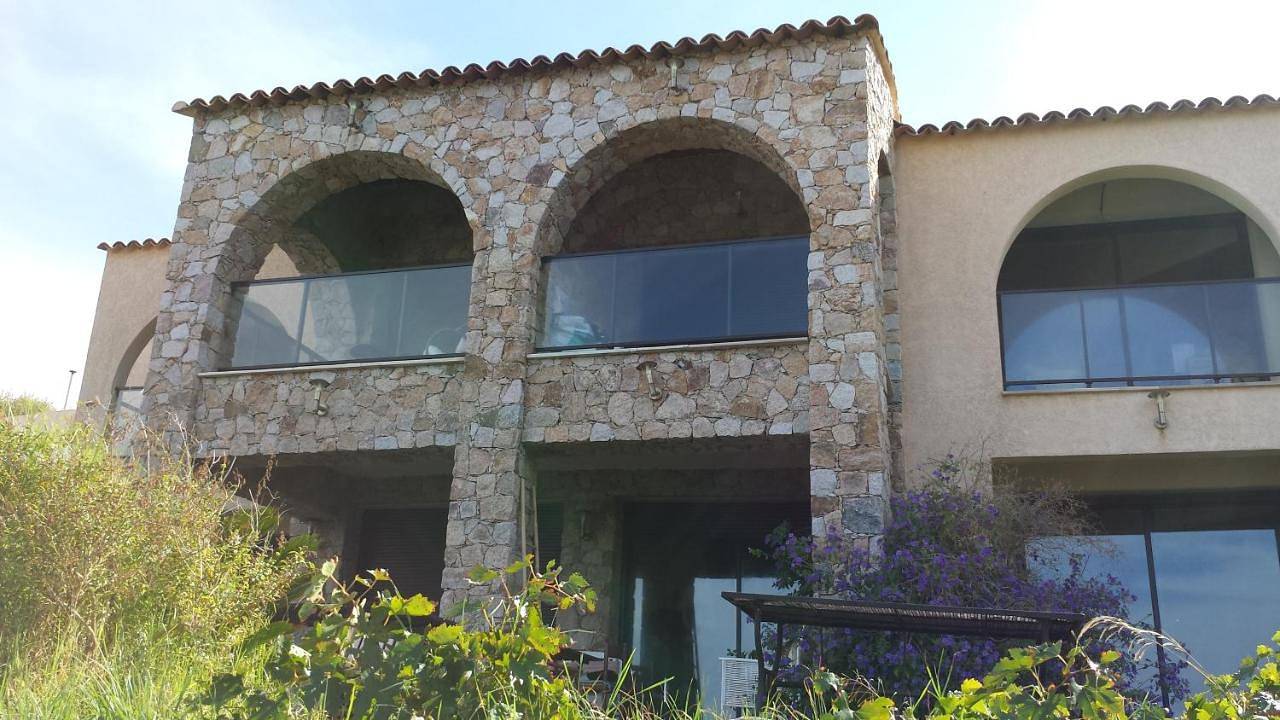 Castelia in Sant Ambroggio, Lumio