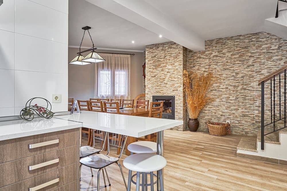 Cascorro Complete Rural House in San Bartolomé de Pinares, Ávila Region