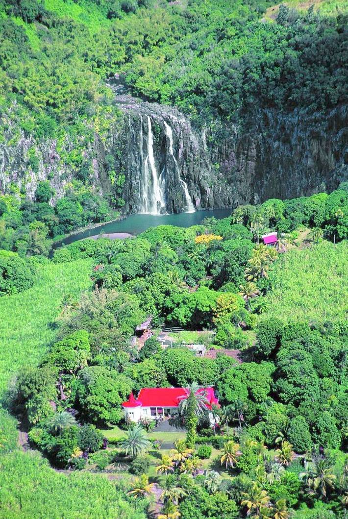 Location de vacances pour 2 personnes, avec vue et jardin à Sainte-Suzanne - 2