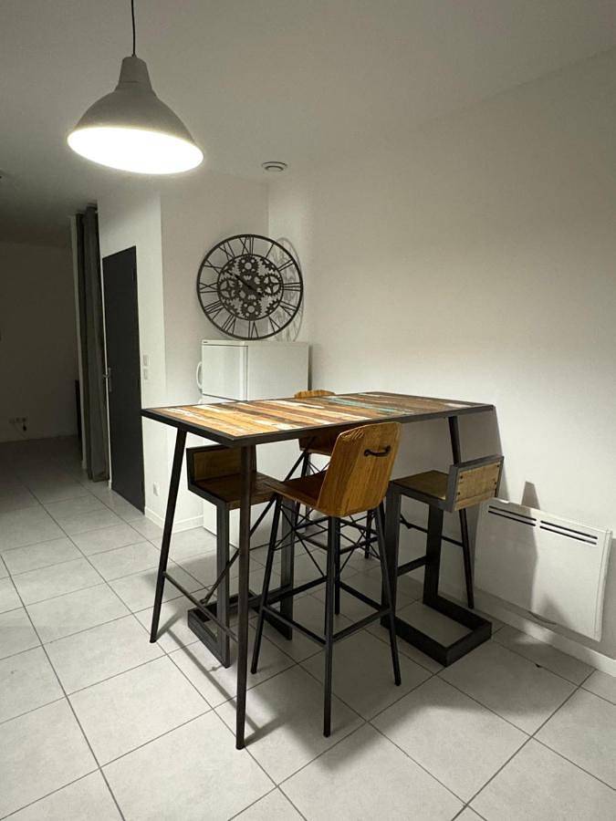 Appartement entier, One-Bedroom Apartment in Le Crès, Côte méditerranéenne (France)