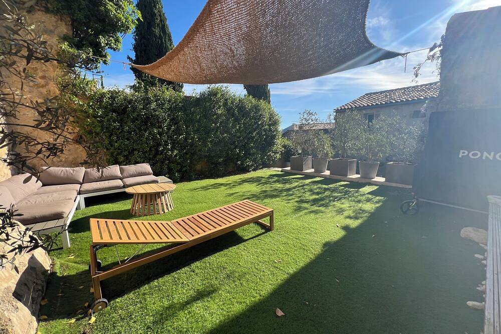 Charming village house with garden in Rognes, Aix-en-Provence und Umgebung