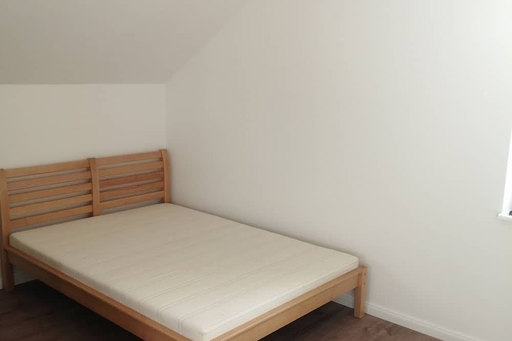 Ganze Wohnung, Komfortable Ferienwohnung mit Parkplatz in Wünsdorf, Zossen